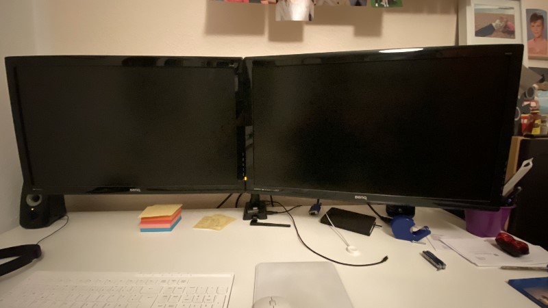 Dual-Monitor Setup